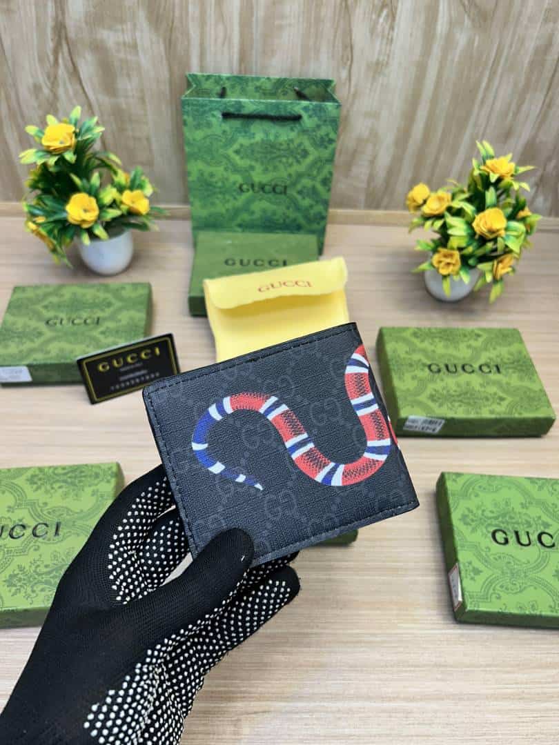 GUCCI_WALLET_V810