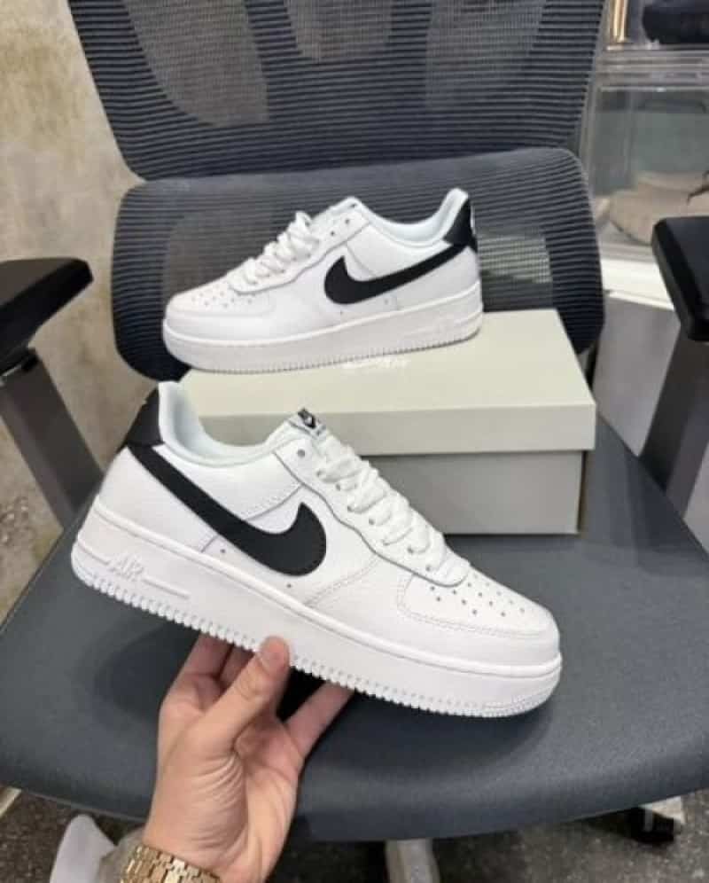 Nike Airforce 1 low white black swoosh