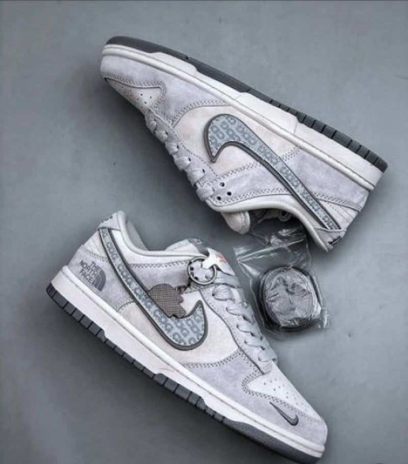 Nike sb dunk low x north face