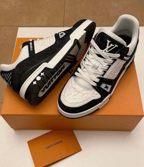 Louis Vuitton trainer black monogram with lv kit