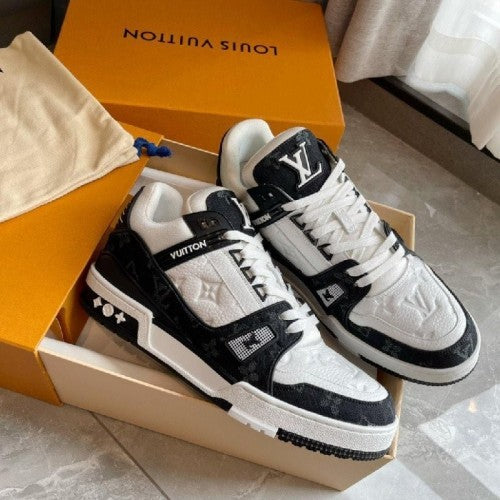 Louis Vuitton trainer black monogram with lv kit