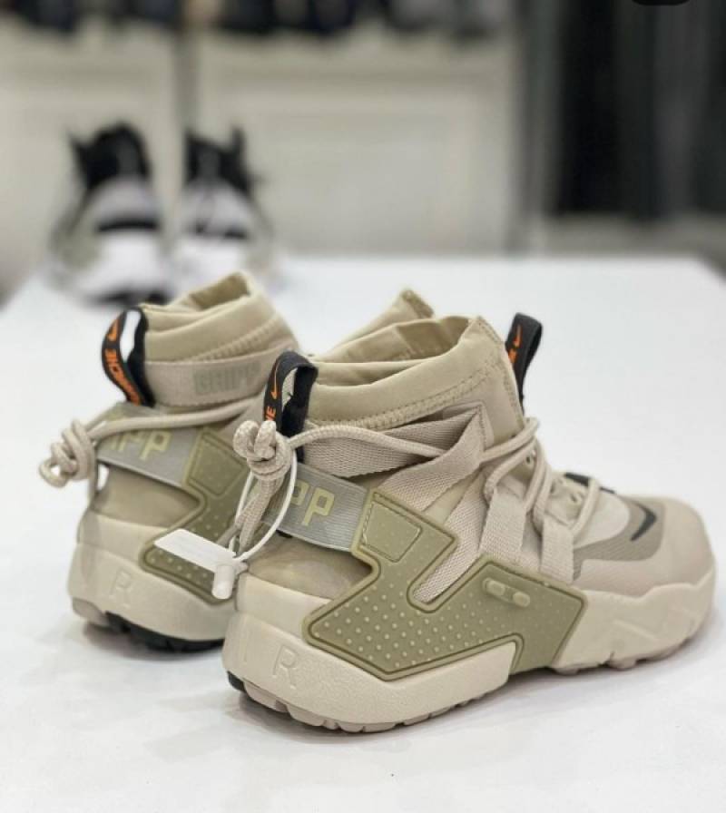 Nike Air Huarache Gripp Desert Sand