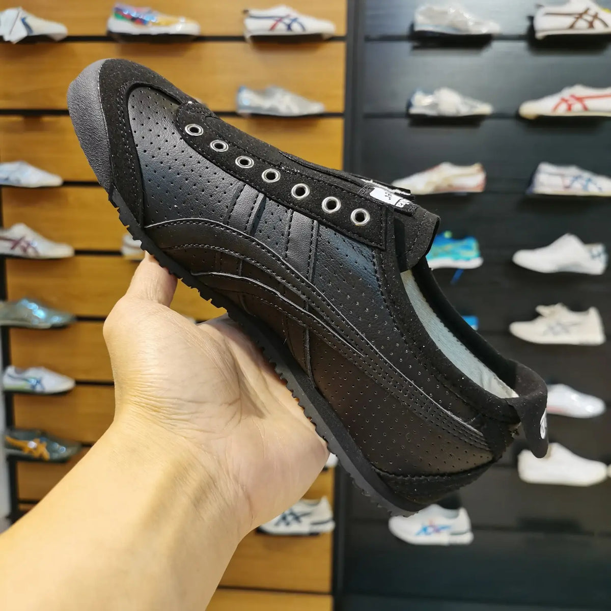 Onitsuka Tiger Mexico 66 Slip-On Triple Black Leather Mens 7A Premium (D-2043)