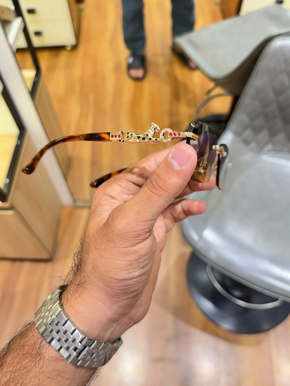 Cartier_2520_gold_brown