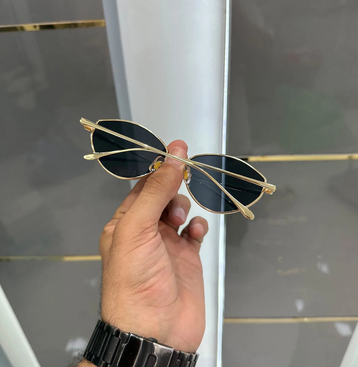 Cartie r Gold Black Premium Shades 010