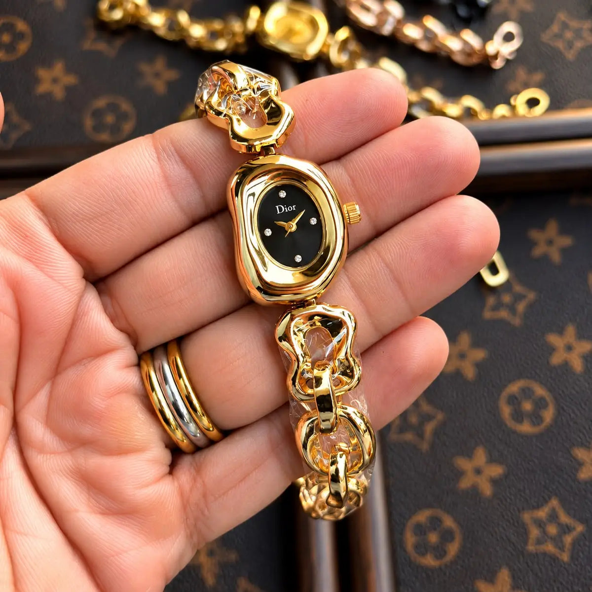 DIOR_GOLD_BLACK