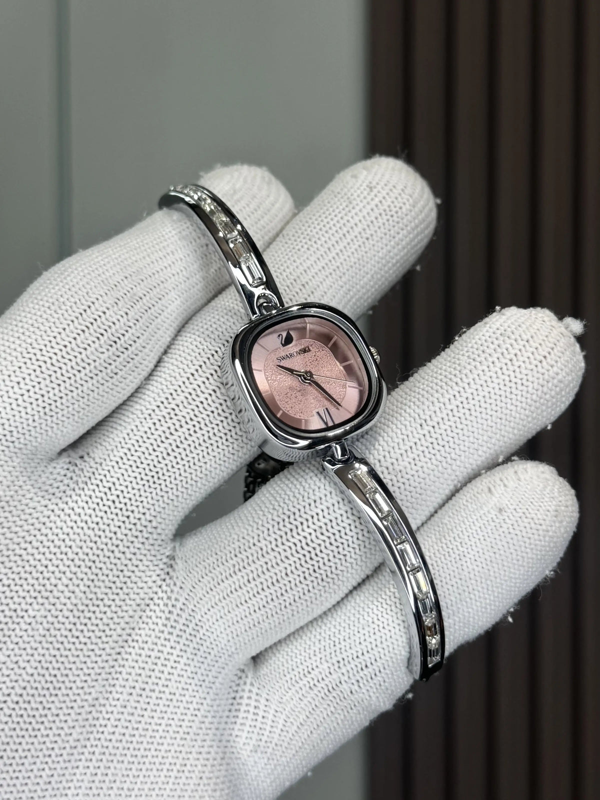 Swarovsk i Silver Pink Diamond Premium Ladies Watch