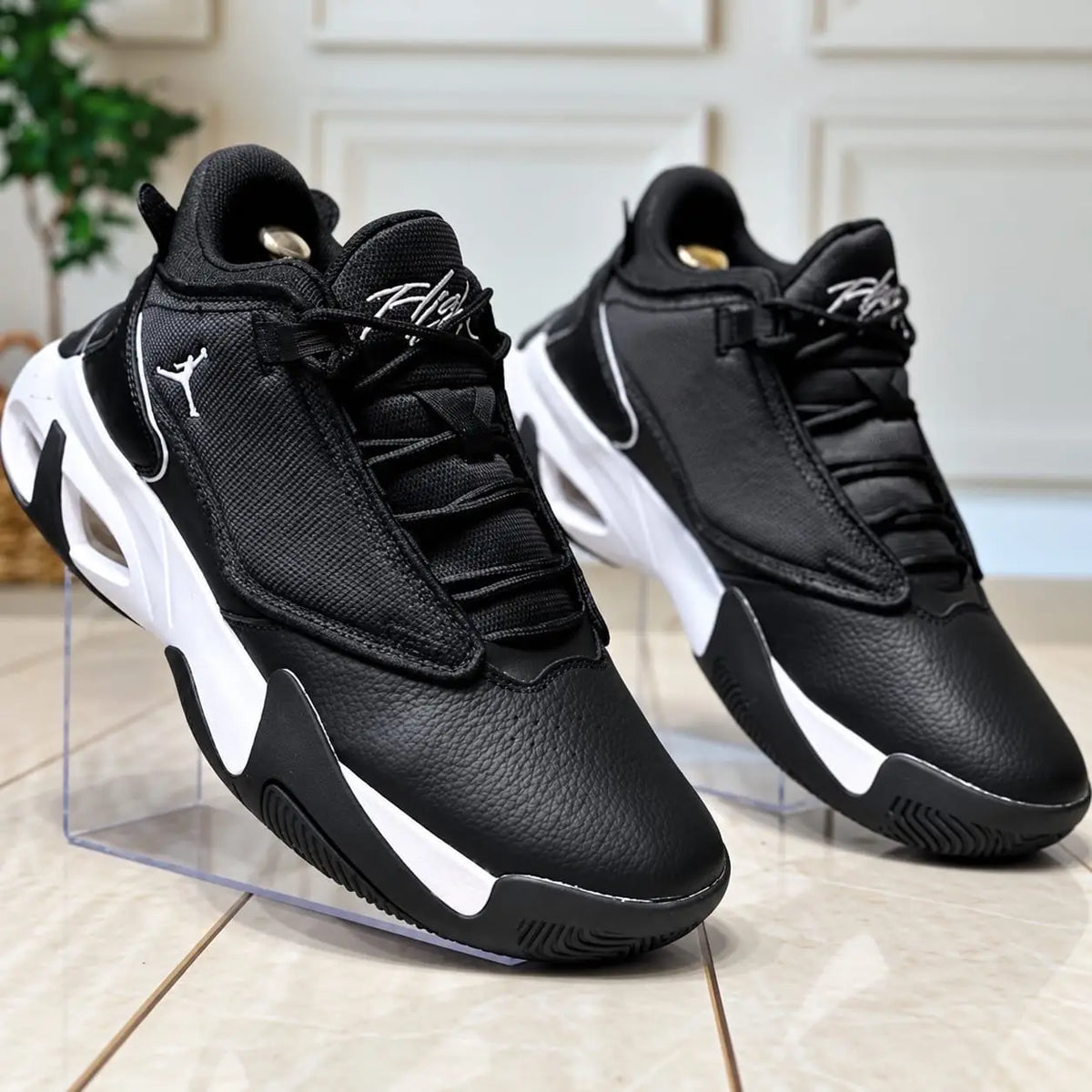 Jordan_Max Aura 4 Black White Shoes