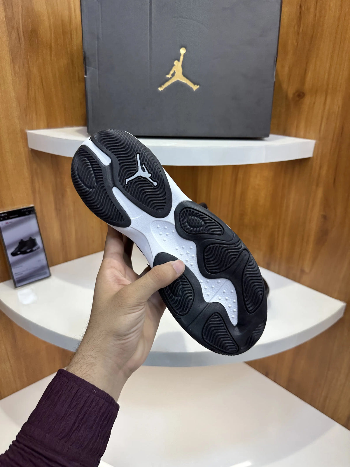 Jordan_Max Aura 4 Black White Shoes