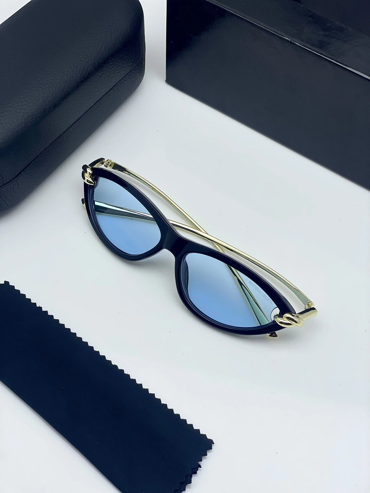 Bottega Veneta 305 Gold sea Blue