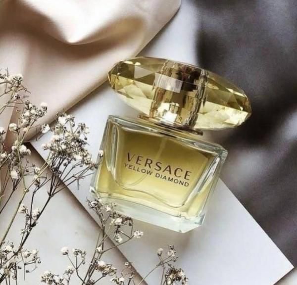 Versace Yellow Diamond Eau De Toilette