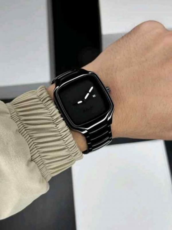 RAD_0 True Square Black Watch